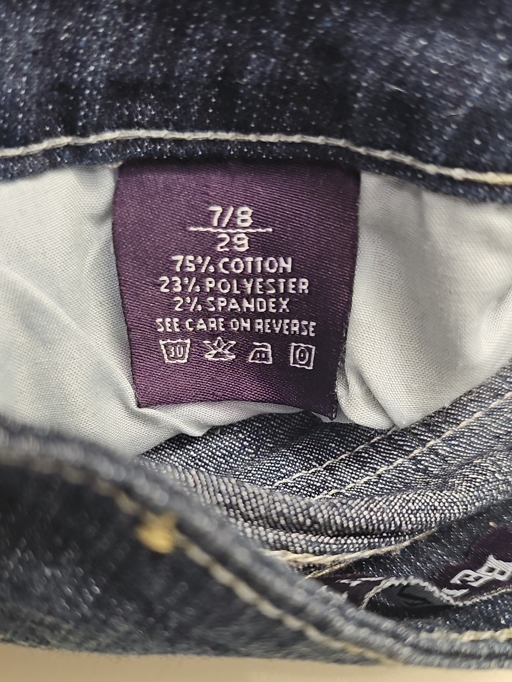 Vigold Dark Wash Distressed Denim Bermuda Shorts. Excellent Pre-Loved Condition. - Picture 4 of 6